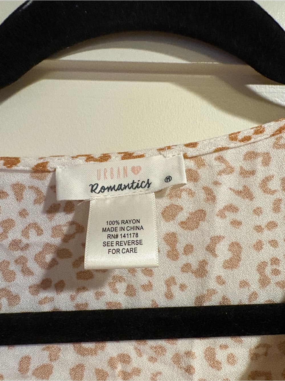 URBAN Romantics Cream Top with Tan Leopard Print and Cinch Front - Picture 2 of 3